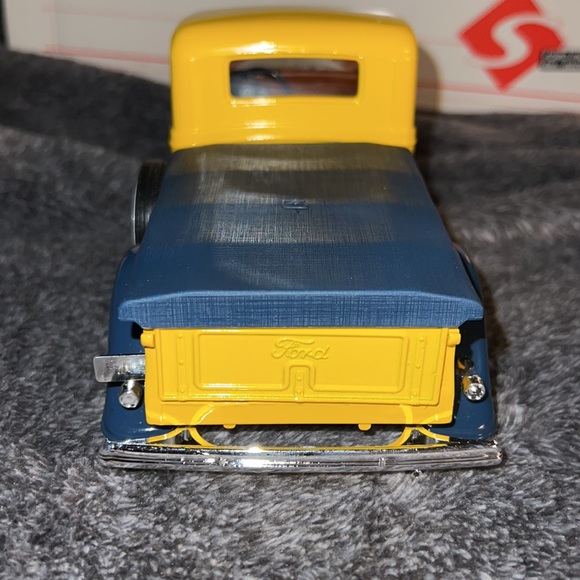 SOLIDO FORD V8 PICKUP SUNLIGHT SOAP REF 8020, YELLOW SILVER VINTAGE IN BOX - Picture 6 of 17